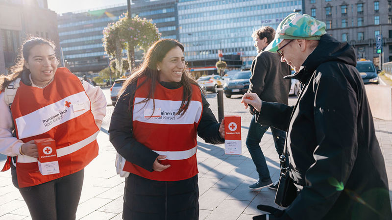 Hungerdagens gatuinsamling 2025 genererade 710 000 euro – med bidragen hjälps nödställda i Finland och ute i världen