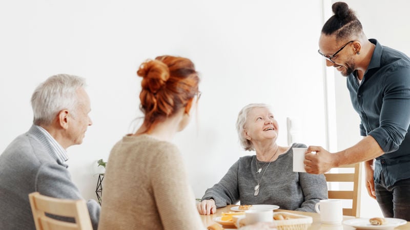 Röda Korsets julcaféer bjuder på värme och gemenskap