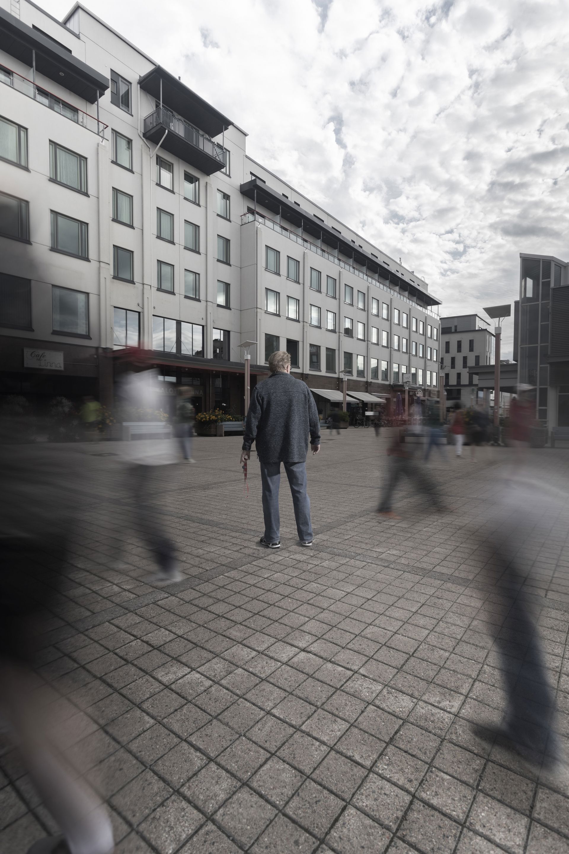 En person på torget.