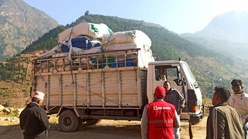 Finlands Röda Kors hjälper på jordbävningsområdet i Nepal 