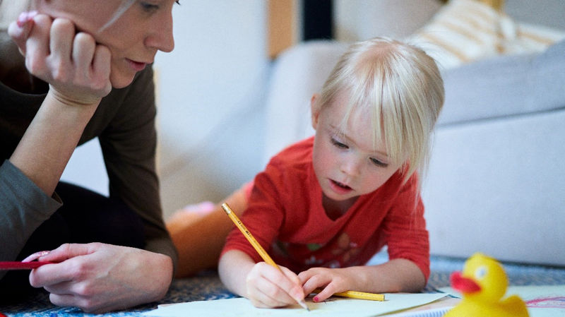 Föräldrarnas oro över framtiden syns inom mathjälpen och andra hjälptjänster – Insamlingen Jul i Sinnet ger hopp till mindre bemedlade barnfamiljer under jultiden