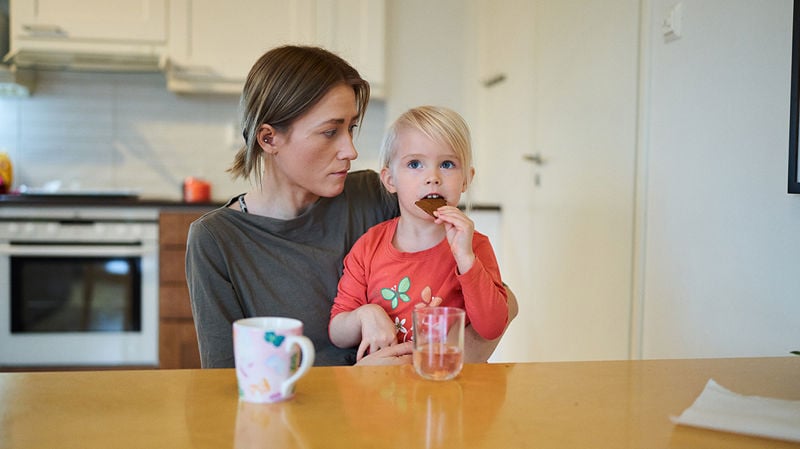 Nedskärningarna i den sociala tryggheten fördjupar fattigdomen i barnfamiljer – Jul i Sinnet -insamlingen skänker julglädje till mindre bemedlade familjer