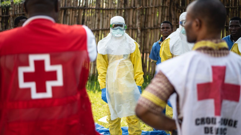 Röda Korset arbetar för att stoppa smittspridningen av ebola